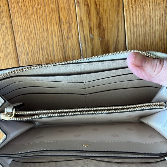 Kate Spade Wallet - Picture 3 of 9